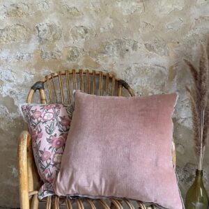 Coussin fleuri rose – Image 2