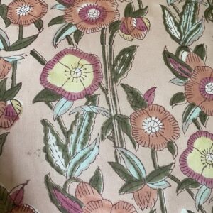 Coussin fleuri rose – Image 4
