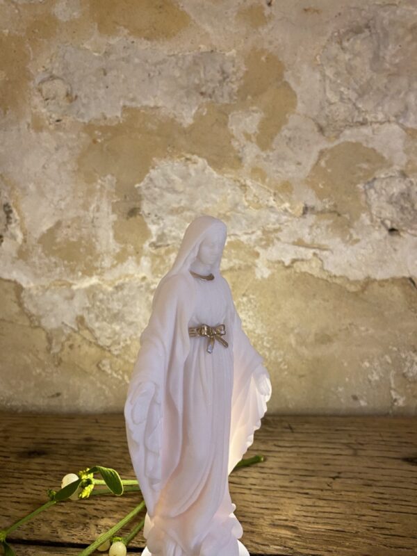 Petite vierge en albâtre – Image 2