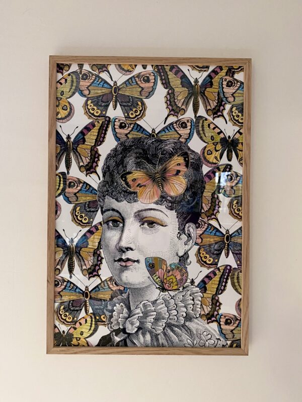 Oeuvre - Femme aux papillons - 42x62cm