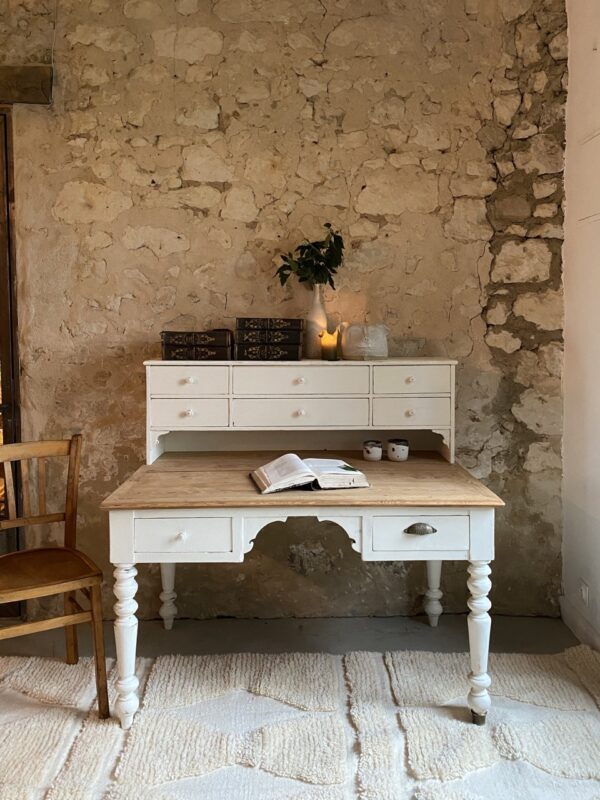 Bureau patiné blanc
