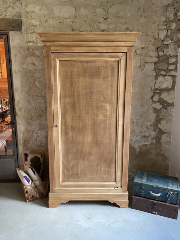 Armoire brute