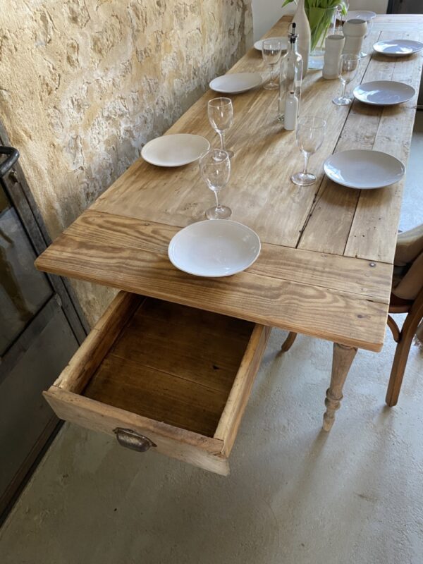 Table à pieds tournés – Image 8