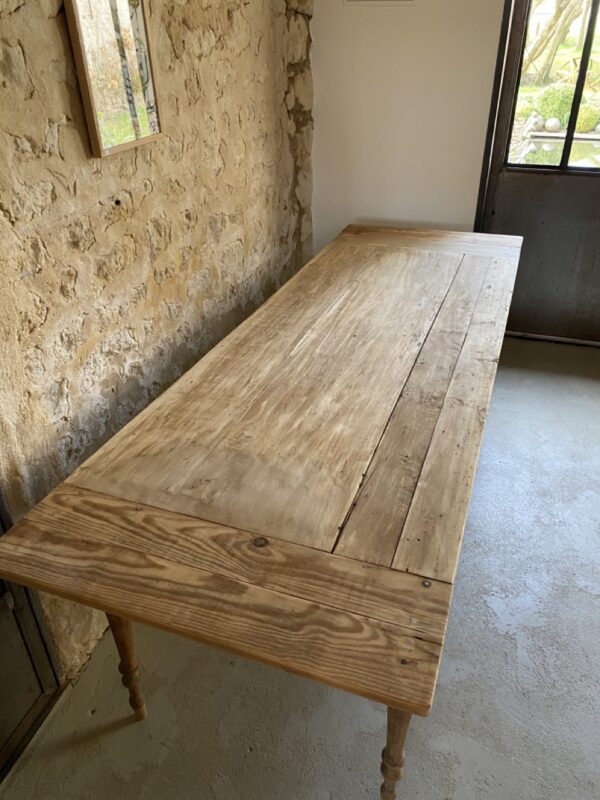 Table à pieds tournés – Image 5