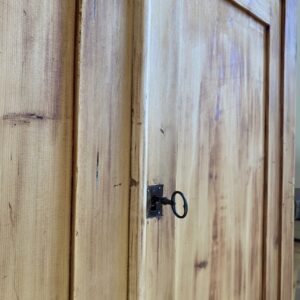 Buffet 2 portes en pin – Image 11