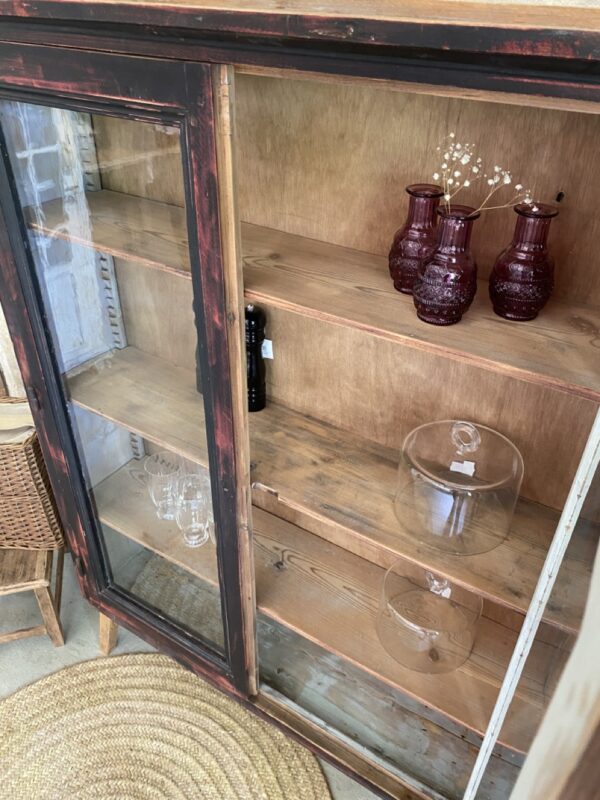 Vitrine – Image 6