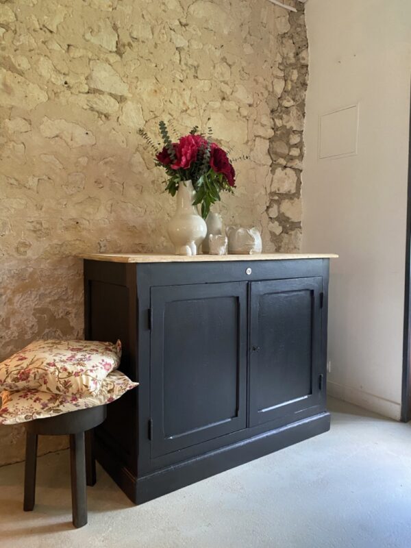 Buffet noir – Image 2