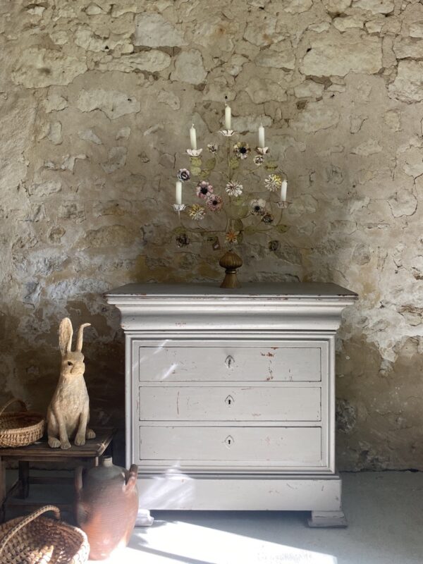 Commode patinée