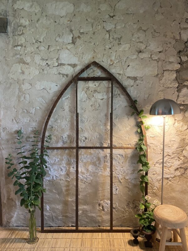 Châssis de fenêtre en ogive - 2