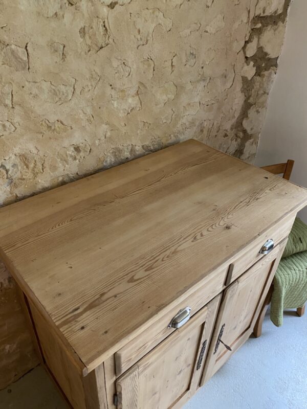 Buffet en pin – Image 5