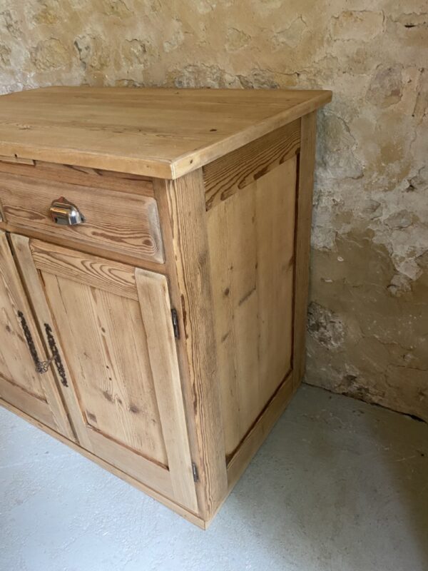 Buffet en pin – Image 4