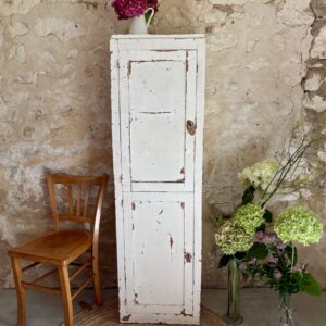 Armoire "homme debout" pâtiné blanc