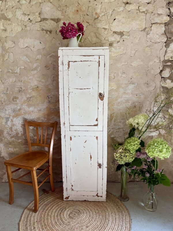 Armoire "homme debout" pâtiné blanc