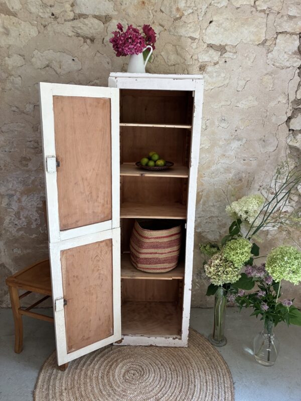 Armoire "homme debout" pâtiné blanc – Image 5