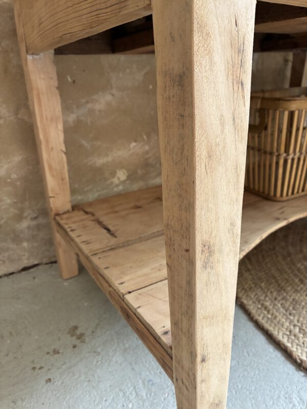Table basse et son étagère – Image 9