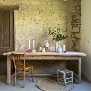 Table en chêne massif avec entretoise