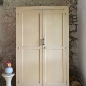 Armoire jaune