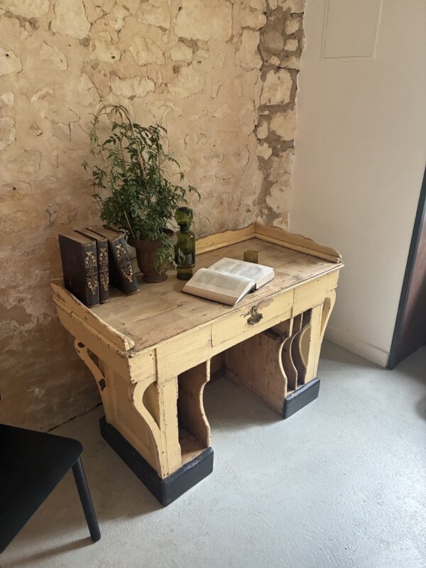 Bureau caisse patiné jaune – Image 3