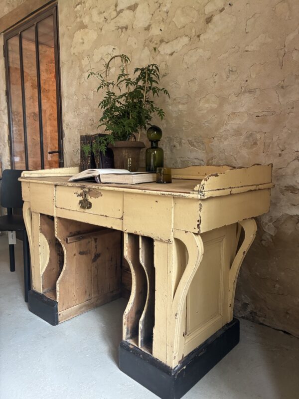 Bureau caisse patiné jaune – Image 4