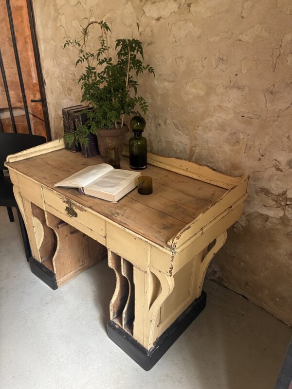 Bureau caisse patiné jaune – Image 5