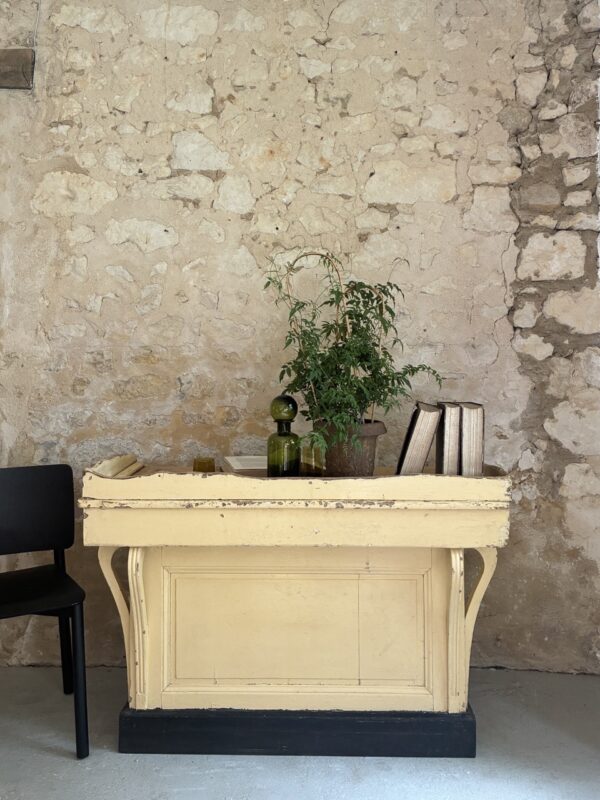 Bureau caisse patiné jaune – Image 6