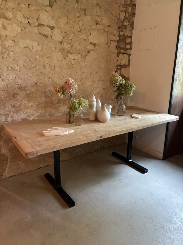 Table piètement métallique – Image 3