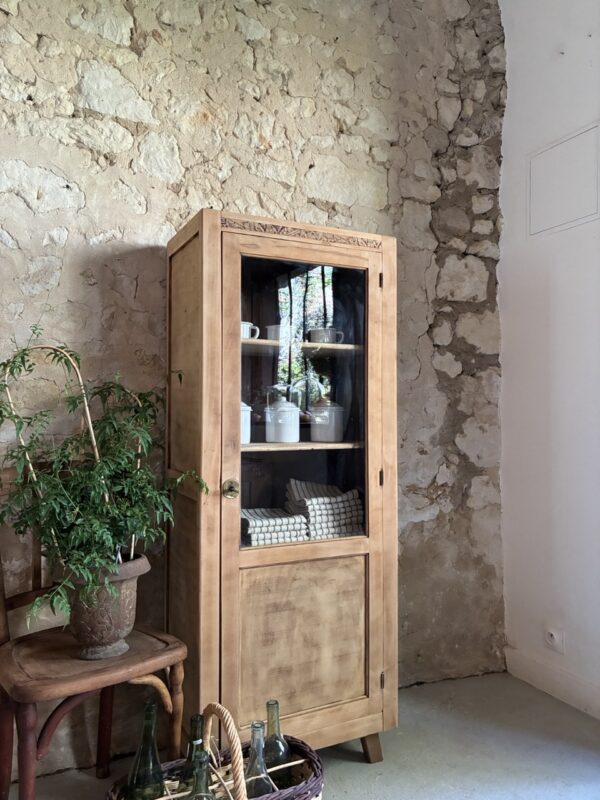 Vitrine – Image 2