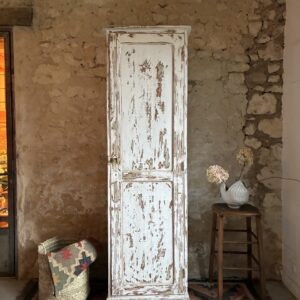 Armoirette blanche patinée