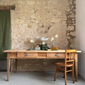 Grande table bords arrondis