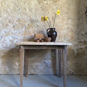 Table d'appoint ou bureau