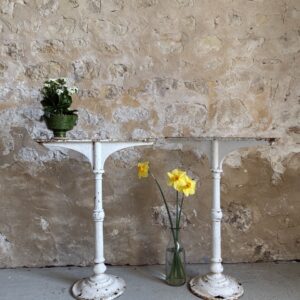 Paire de pieds en métal patinés blanc