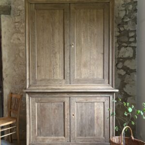 Buffet deux-corps en chêne