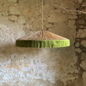 Abat-jour de suspension bordé de franges