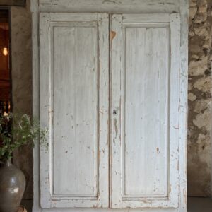 Armoire patinée bleue