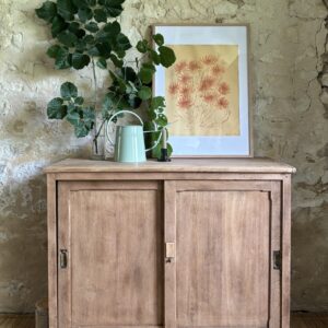 Meuble de rangement avec portes coulissantes