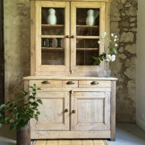 Buffet deux-corps en bois brut clair