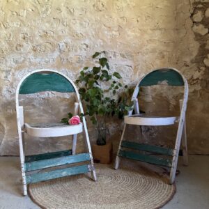 Paire de chaises décoratives vertes et blanches