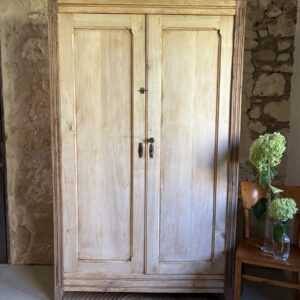 Armoire brute
