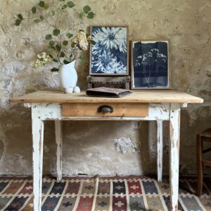 Table ou bureau avec un tiroir