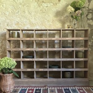 Etagère avec 30 cases