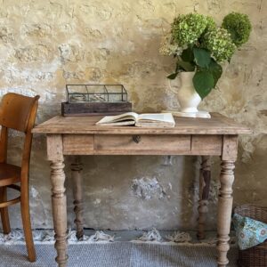 Table d'appoint ou bureau