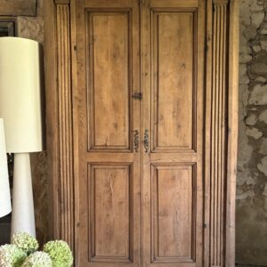 Armoire XL colonnes cannelées