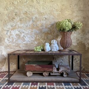 Table basse en métal et bois