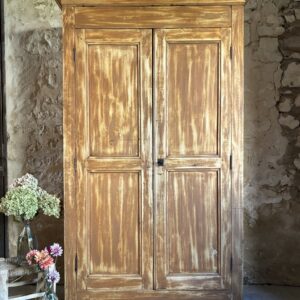 Armoire patinée