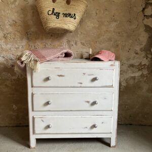 commode patinée blanche 3 tiroirs